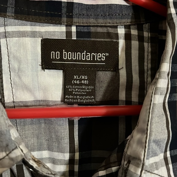 Western style snap up shirt. L3 - Picture 3 of 4